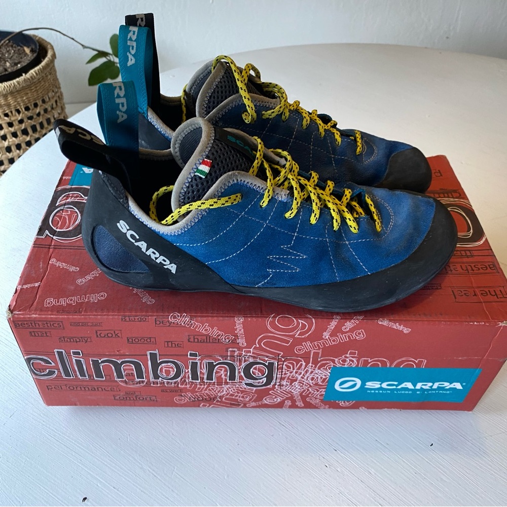 Scarpa Helix climbing shoes